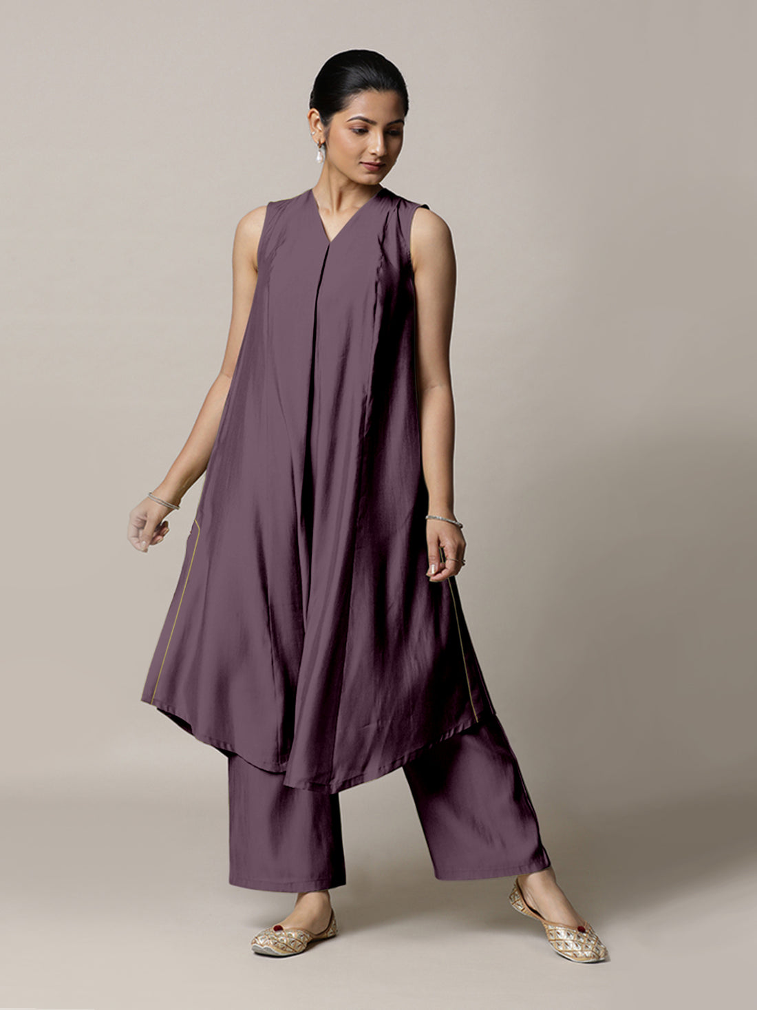 Mirha x Rozaana Kurta, in Purple Viscose, featuring sleeveless and v-neckline, made for daily & work (view 8).