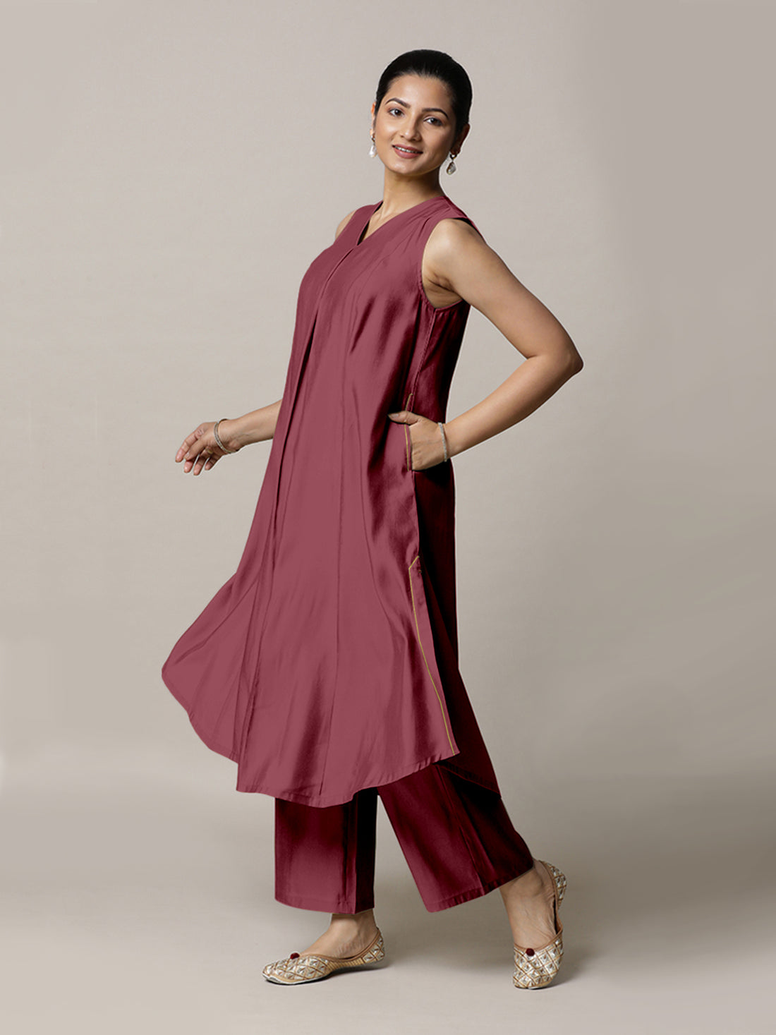 Mirha x Rozaana Kurta, in Pink Viscose, featuring sleeveless and v-neckline, made for daily & work (view 6).
