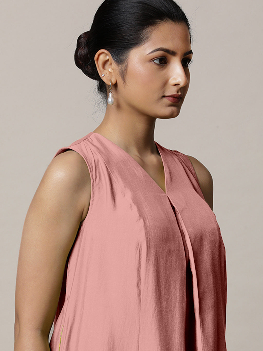 Mirha x Rozaana Kurta, in Pink Viscose, featuring sleeveless and v-neckline, made for daily & work (view 4).