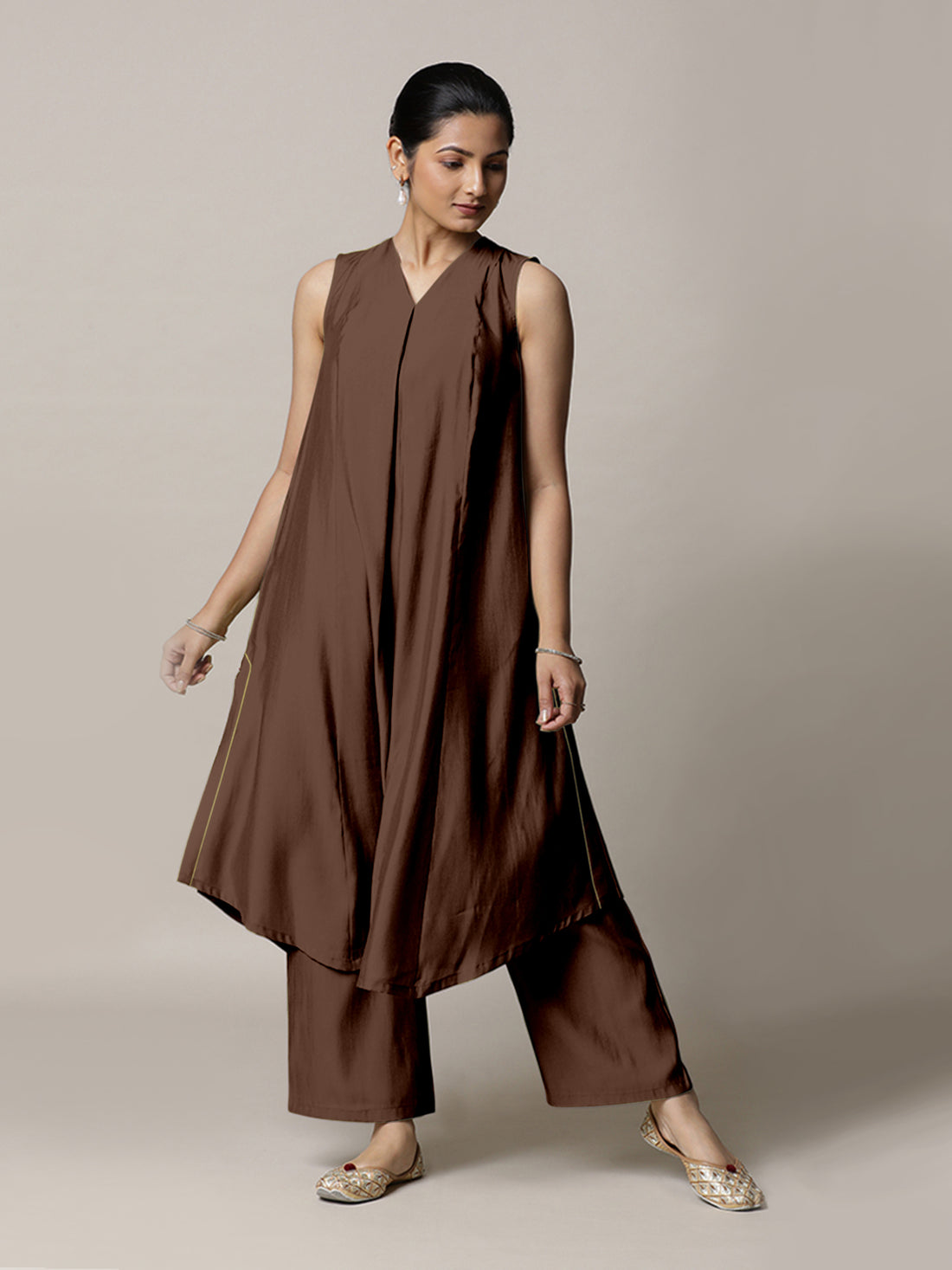 Mirha x Rozaana Kurta, in Brown Viscose, featuring sleeveless and v-neckline, made for daily & work (view 8).