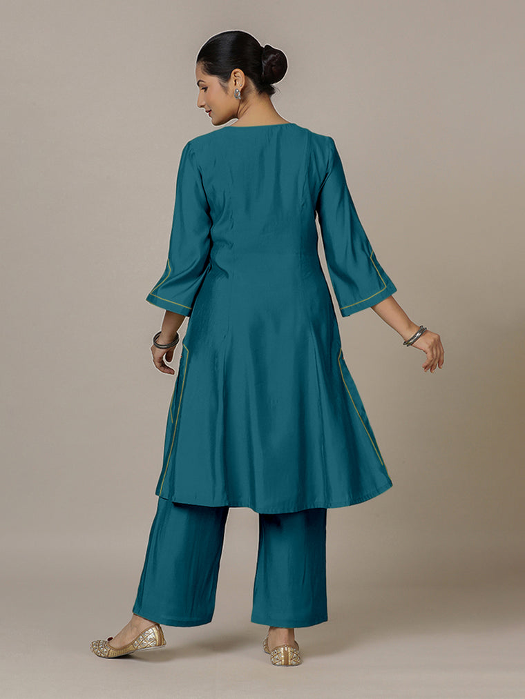 Nimrat x Rozaana Kurta, in Blue Viscose, featuring three quarter sleeves and round neck with splitline (view 2).