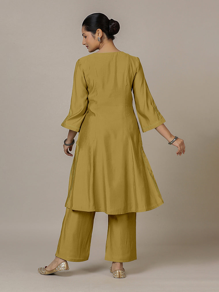 Nimrat x Rozaana Kurta, in Yellow Viscose, featuring three quarter sleeves and round neck with splitline (view 2).
