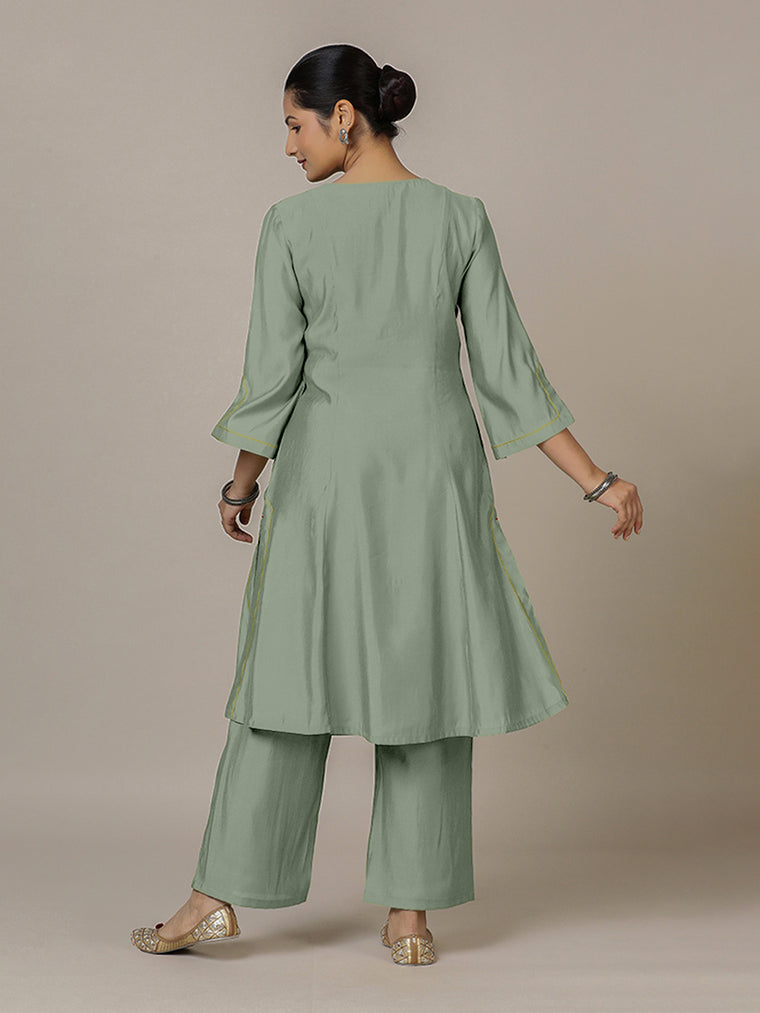 Nimrat x Rozaana Kurta, in Green Viscose, featuring three quarter sleeves and round neck with splitline (view 2).