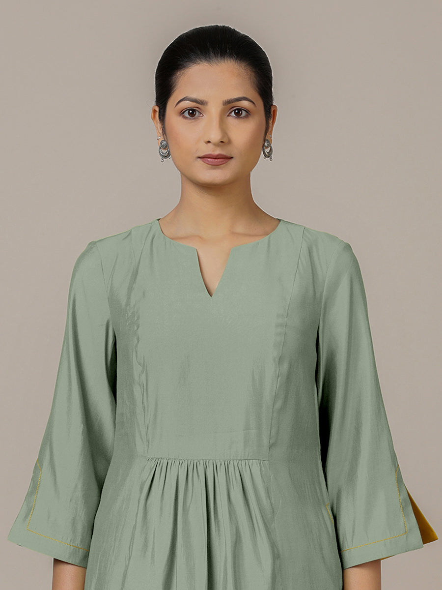 Nimrat x Rozaana Kurta, in Green Viscose, featuring three quarter sleeves and round neck with splitline (view 3).
