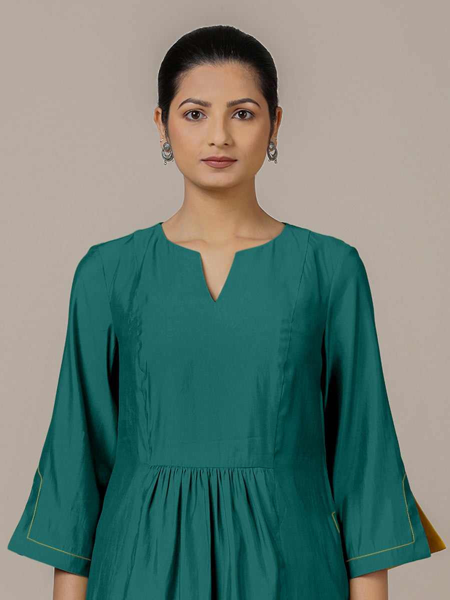 Nimrat x Rozaana Kurta, in Green Viscose, featuring three quarter sleeves and round neck with splitline (view 3).