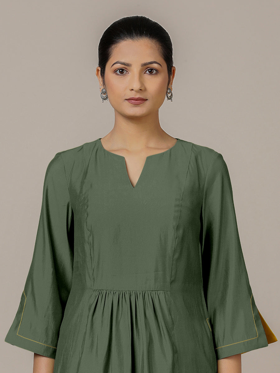 Nimrat x Rozaana Kurta, in Green Viscose, featuring three quarter sleeves and round neck with splitline (view 3).