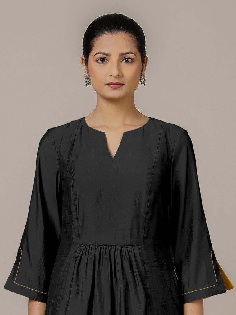 Nimrat x Rozaana Kurta, in Black Viscose, featuring three quarter sleeves and round neck with splitline (view 3).