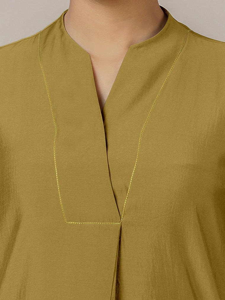 Paakhi x Rozaana Kurta, in Yellow Viscose, featuring three quarter sleeves and round neck with splitline (view 3).