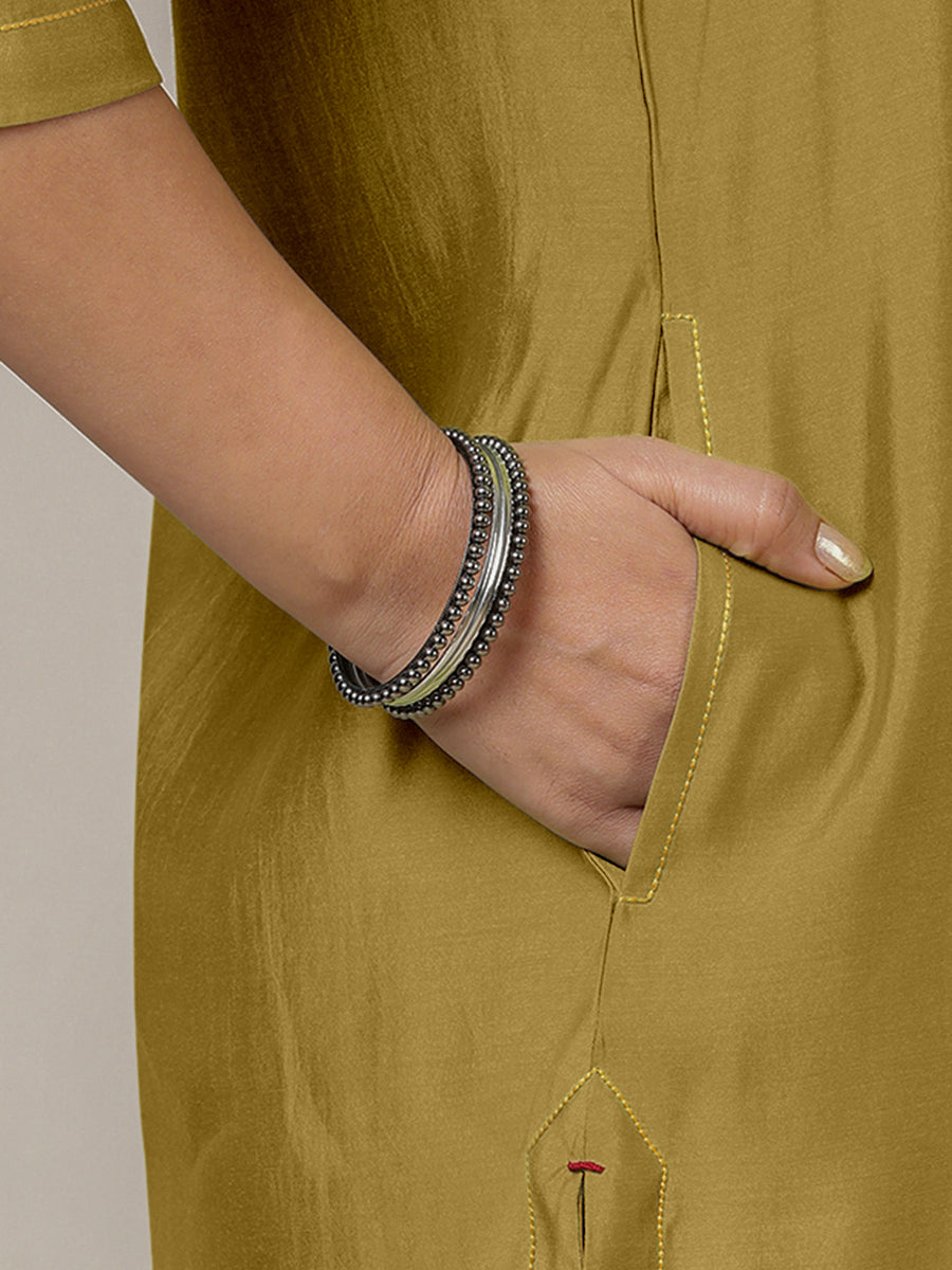 Paakhi x Rozaana Kurta, in Yellow Viscose, featuring three quarter sleeves and round neck with splitline (view 5).