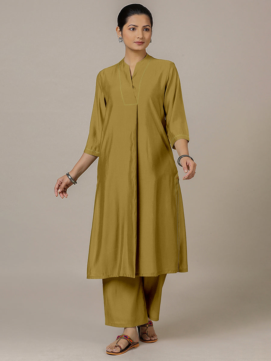 Paakhi x Rozaana Kurta, in Yellow Viscose, featuring three quarter sleeves and round neck with splitline (view 6).