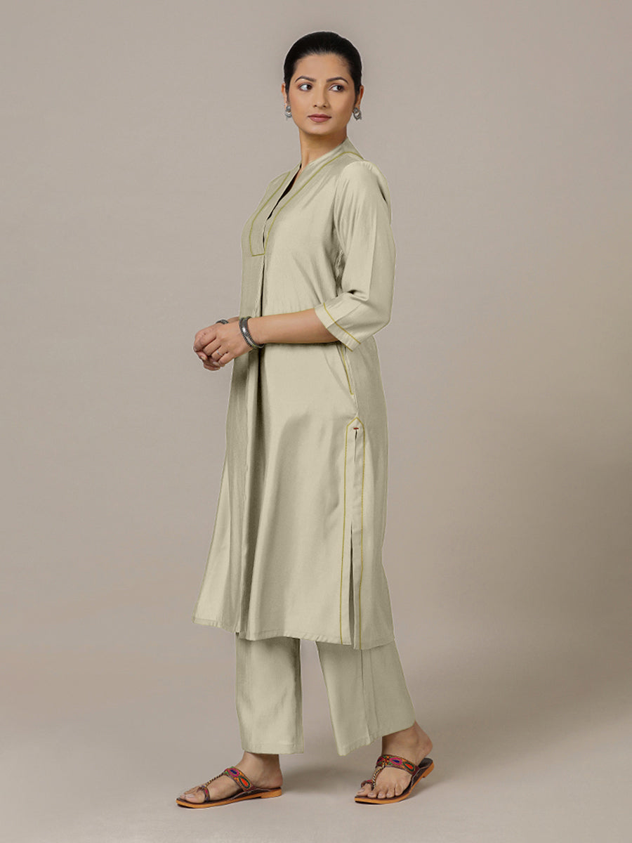 Paakhi x Rozaana Kurta, in Cream Viscose, featuring three quarter sleeves and round neck with splitline (view 8).