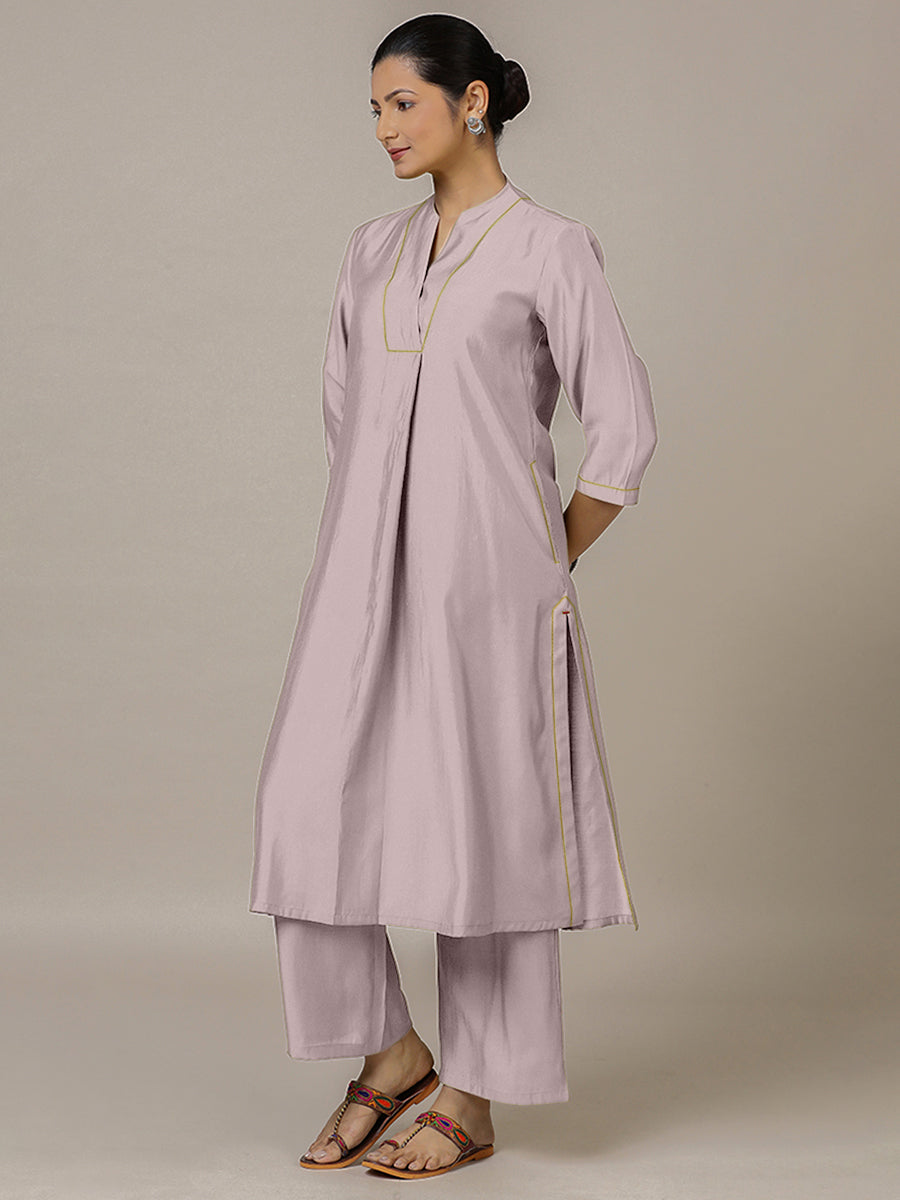 Paakhi x Rozaana Kurta, in Purple Viscose, featuring three quarter sleeves and round neck with splitline (view 8).