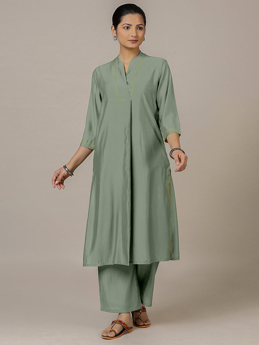 Paakhi x Rozaana Kurta, in Green Viscose, featuring three quarter sleeves and round neck with splitline (view 6).