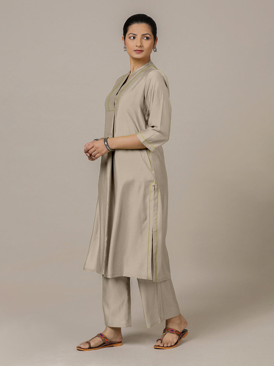 Paakhi x Rozaana Kurta, in Grey Viscose, featuring three quarter sleeves and round neck with splitline (view 7).