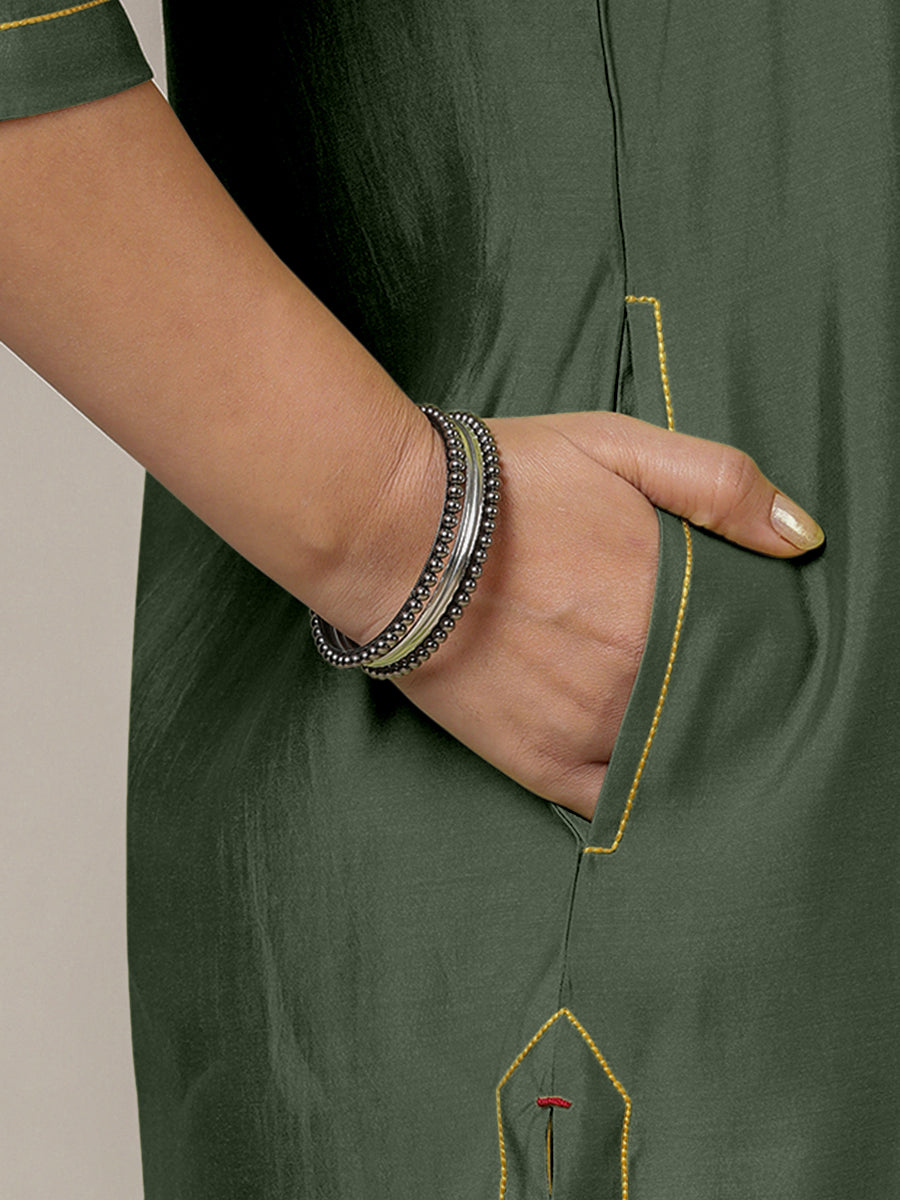 Paakhi x Rozaana Kurta, in Green Viscose, featuring three quarter sleeves and round neck with splitline (view 5).
