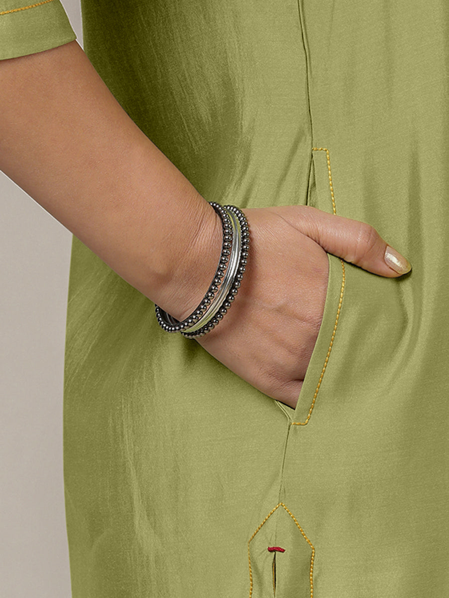 Paakhi x Rozaana Kurta, in Green Viscose, featuring three quarter sleeves and round neck with splitline (view 5).