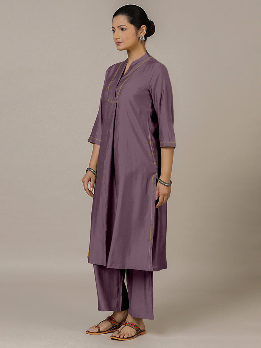 Paakhi x Rozaana Kurta, in Purple Viscose, featuring three quarter sleeves and round neck with splitline (view 7).