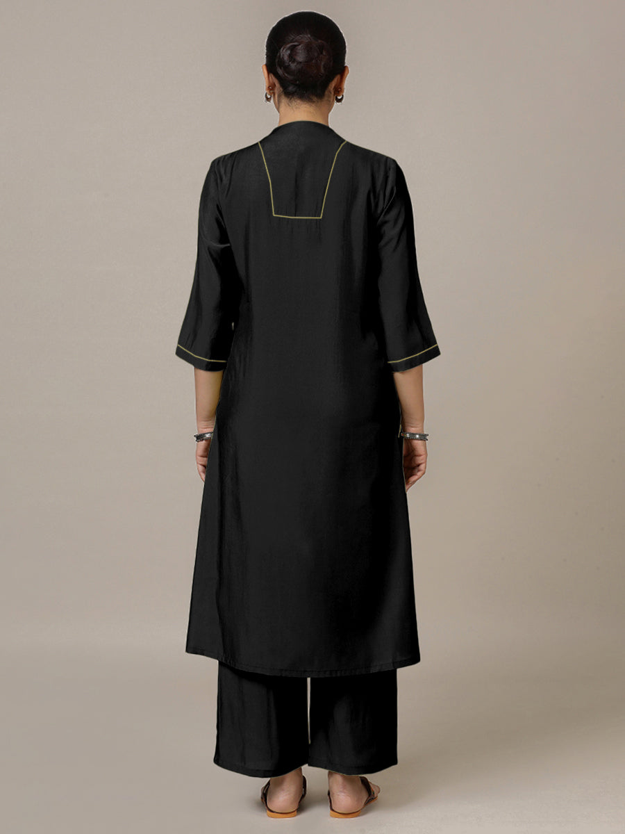Paakhi x Rozaana Kurta, in Black Viscose, featuring three quarter sleeves and round neck with splitline (view 2).