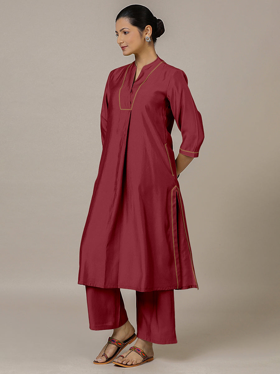 Paakhi x Rozaana Kurta, in Red Viscose, featuring three quarter sleeves and round neck with splitline, made for daily & work.
