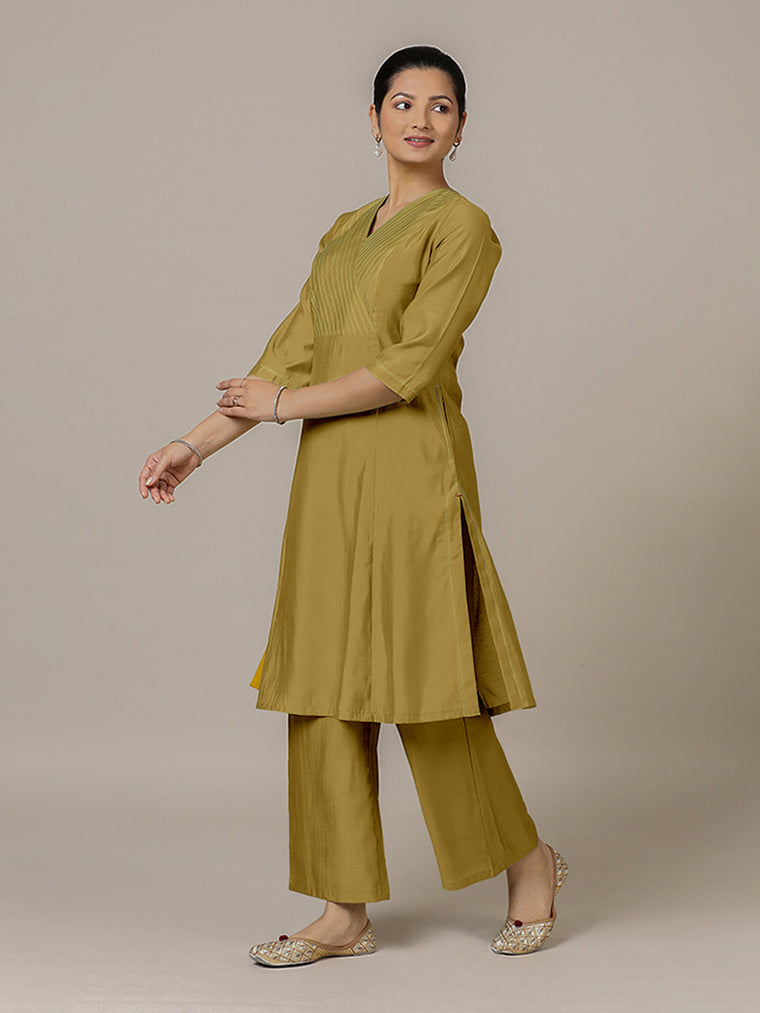 Piya x Rozaana Kurta, in Yellow Viscose, featuring three quarter sleeves and v-neckline, made for daily & work.