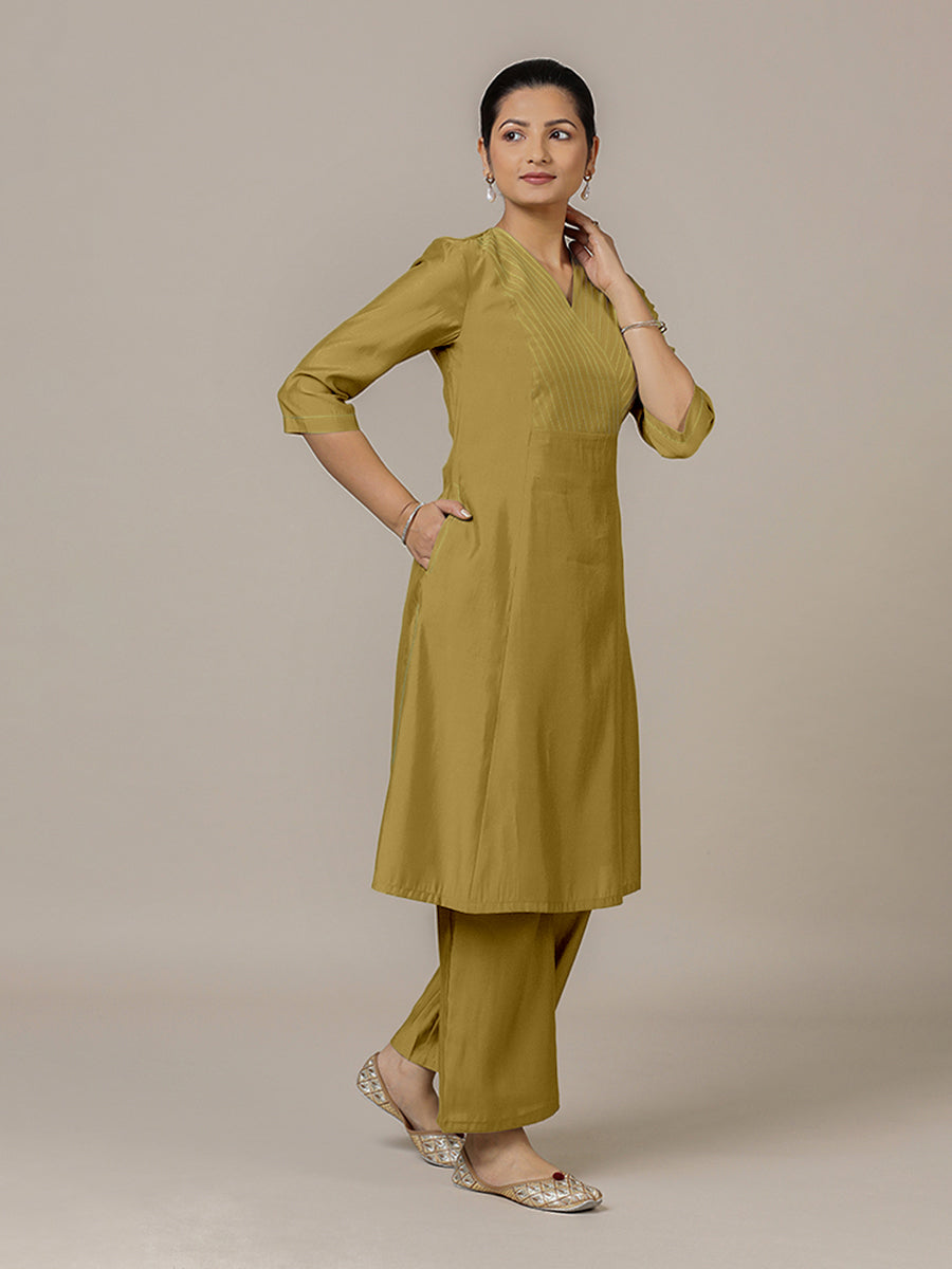 Piya x Rozaana Kurta, in Yellow Viscose, featuring three quarter sleeves and v-neckline, made for daily & work (view 8).