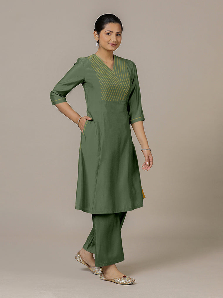 Piya x Rozaana Kurta, in Green Viscose, featuring three quarter sleeves and v-neckline, made for daily & work.