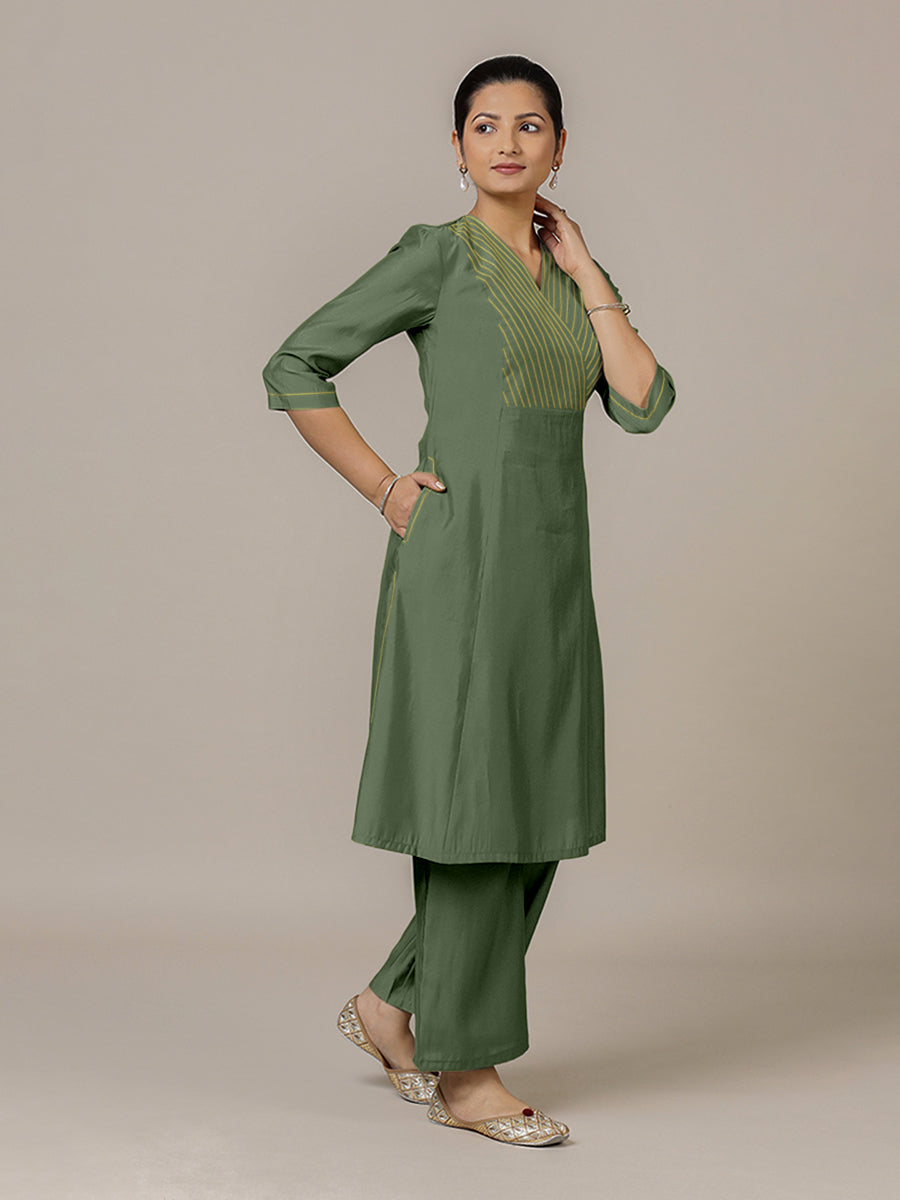 Piya x Rozaana Kurta, in Green Viscose, featuring three quarter sleeves and v-neckline, made for daily & work (view 8).