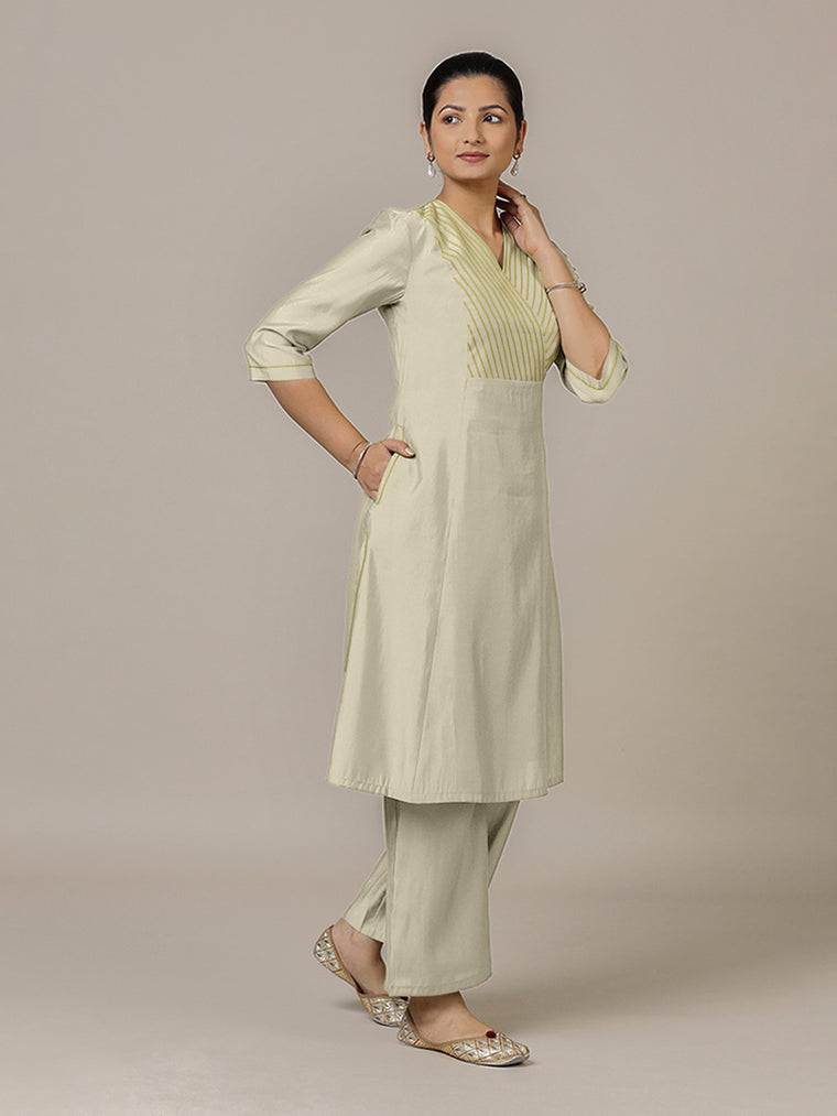 Piya x Rozaana Kurta, in Cream Viscose, featuring three quarter sleeves and v-neckline, made for daily & work.