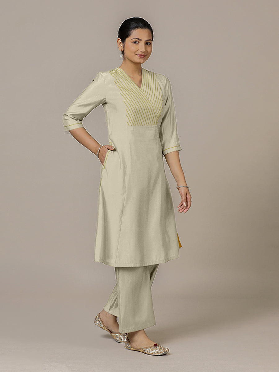 Piya x Rozaana Kurta, in Cream Viscose, featuring three quarter sleeves and v-neckline, made for daily & work (view 8).