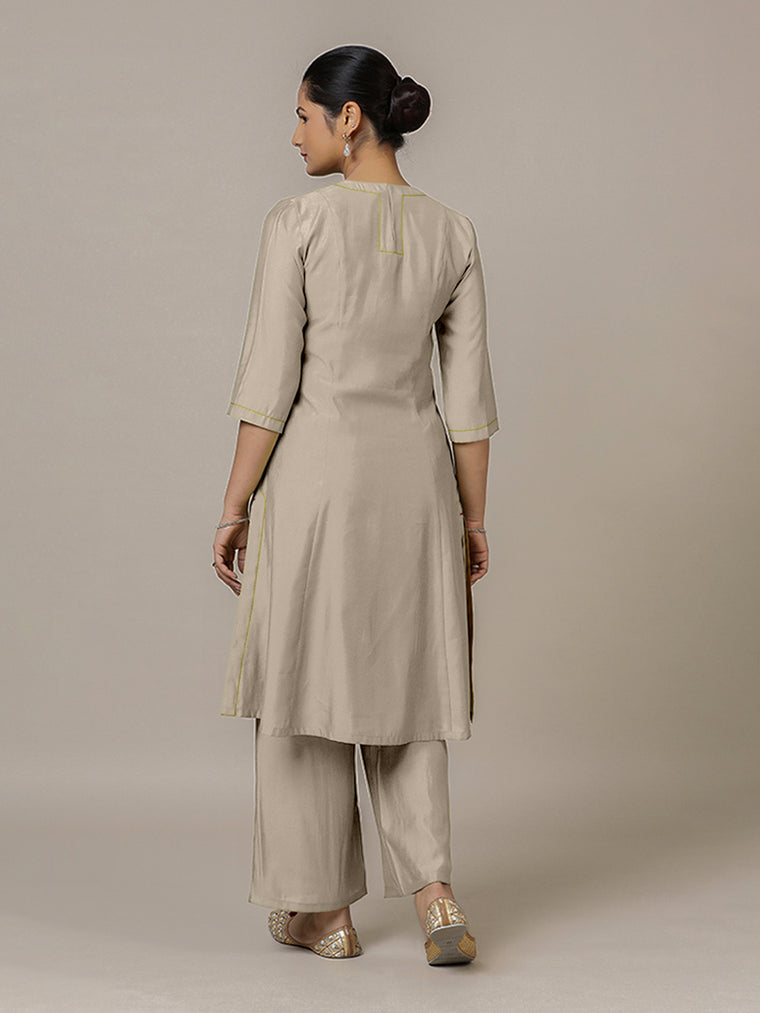 Piya x Rozaana Kurta, in Grey Viscose, featuring three quarter sleeves and v-neckline, made for daily & work (view 2).