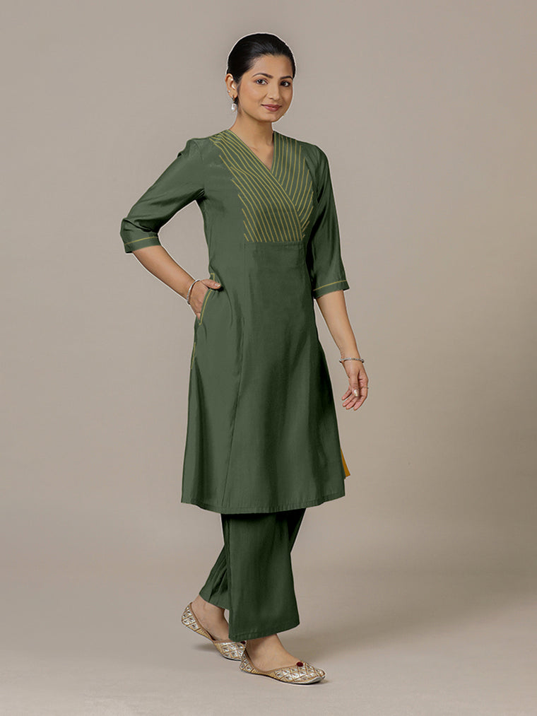 Piya x Rozaana Kurta, in Green Viscose, featuring three quarter sleeves and v-neckline, made for daily & work.