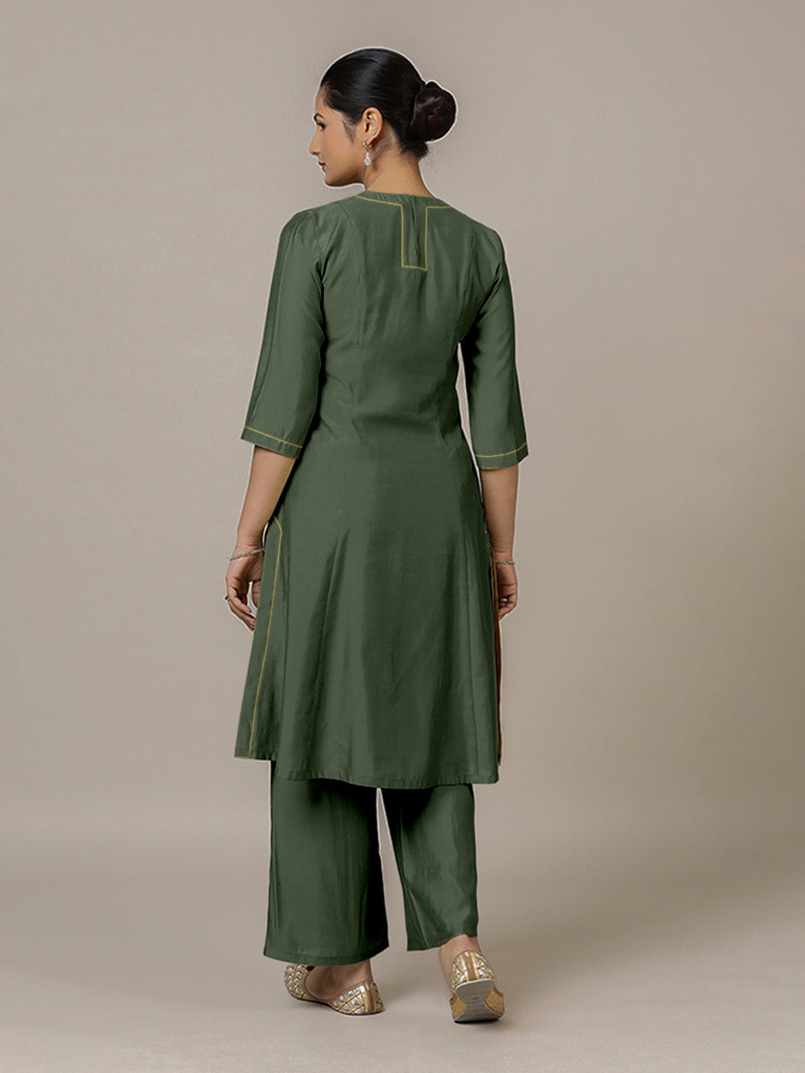 Piya x Rozaana Kurta, in Green Viscose, featuring three quarter sleeves and v-neckline, made for daily & work (view 2).