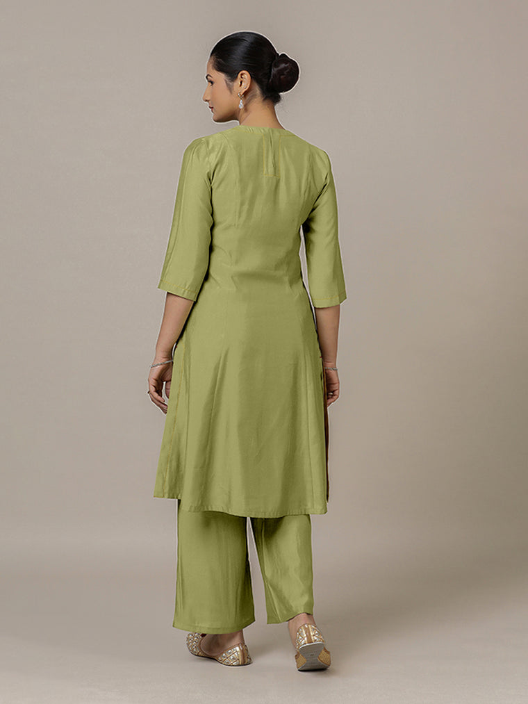Piya x Rozaana Kurta, in Green Viscose, featuring three quarter sleeves and v-neckline, made for daily & work (view 2).
