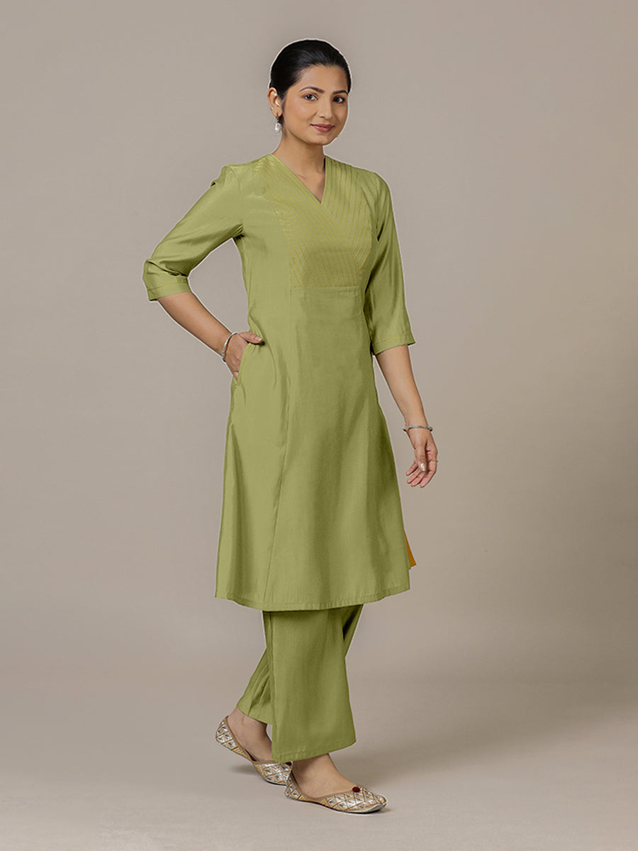 Piya x Rozaana Kurta, in Green Viscose, featuring three quarter sleeves and v-neckline, made for daily & work (view 8).