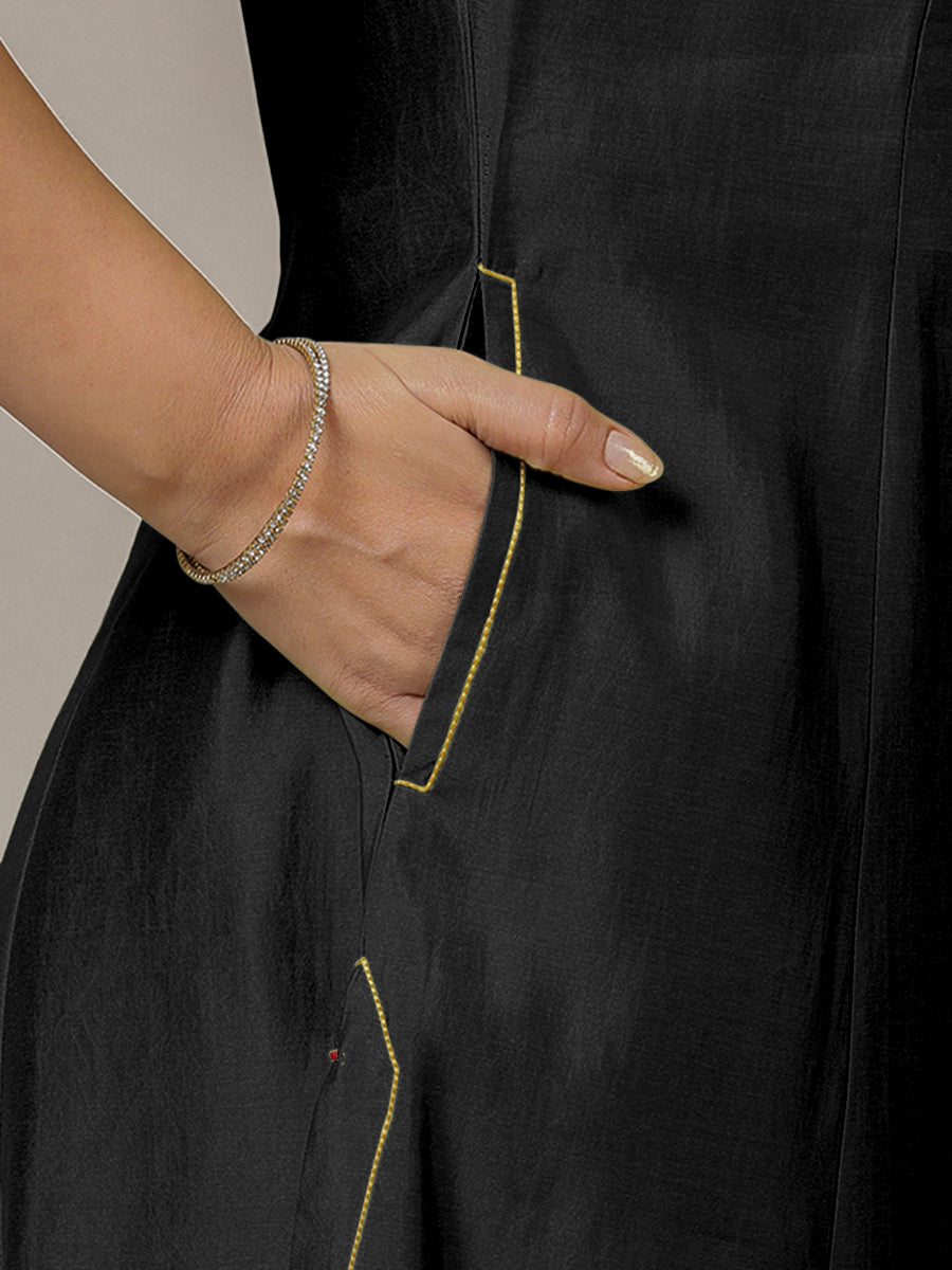 Piya x Rozaana Kurta, in Black Viscose, featuring three quarter sleeves and v-neckline, made for daily & work (view 5).