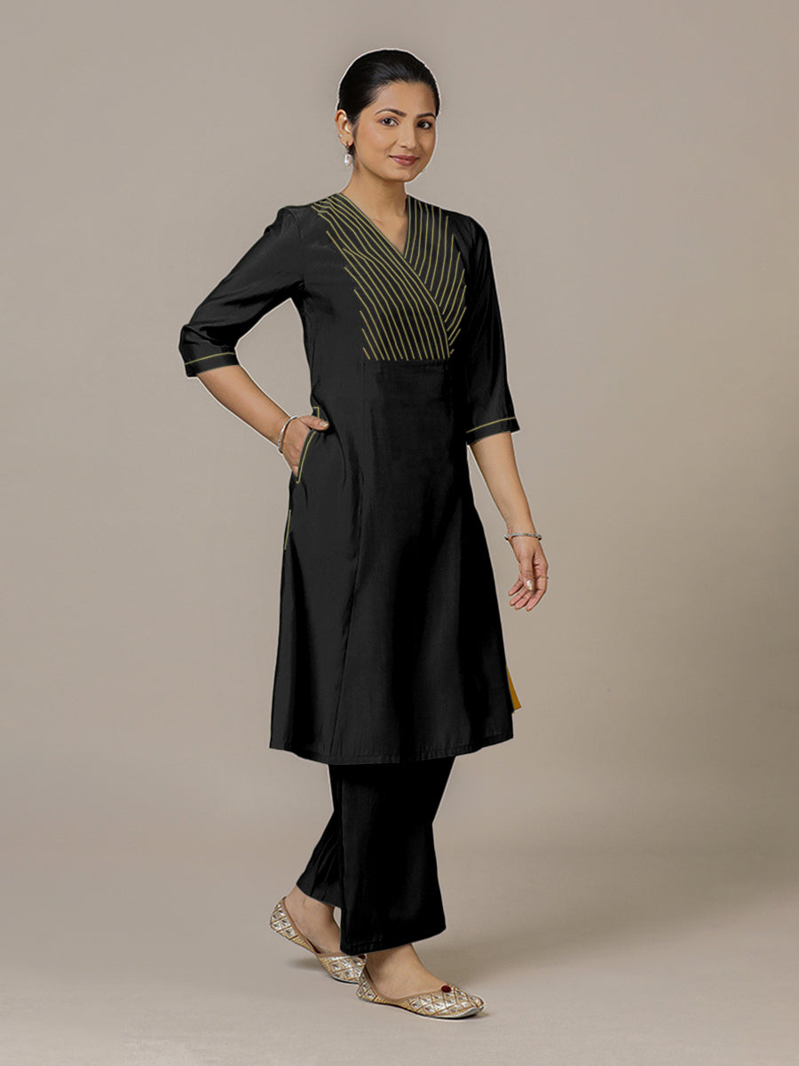 Piya x Rozaana Kurta, in Black Viscose, featuring three quarter sleeves and v-neckline, made for daily & work (view 8).