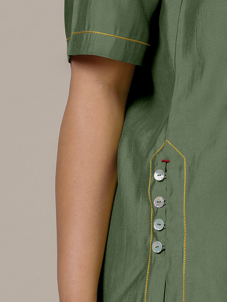 Riya x Rozaana Kurta, in Green Viscose, featuring elbow sleeves and jewel neckline, made for daily & work (view 3).