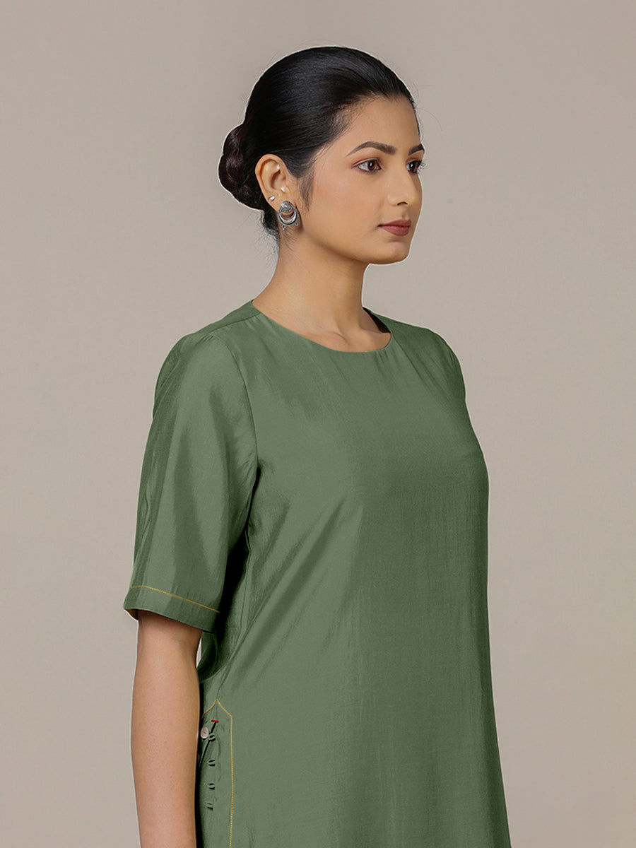 Riya x Rozaana Kurta, in Green Viscose, featuring elbow sleeves and jewel neckline, made for daily & work (view 4).