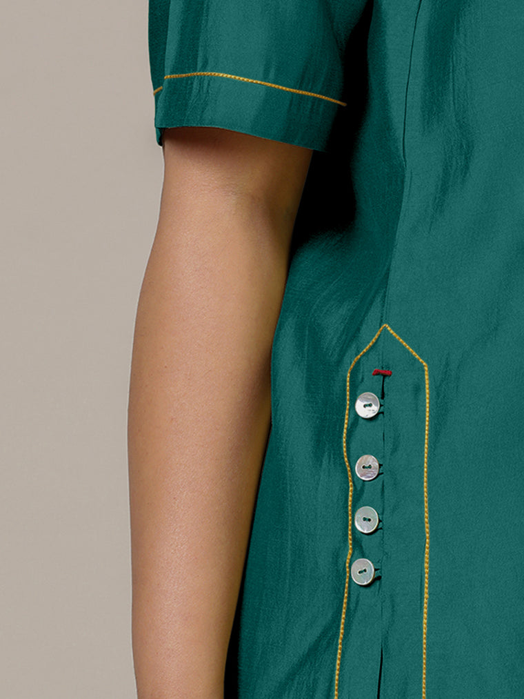 Riya x Rozaana Kurta, in Green Viscose, featuring elbow sleeves and jewel neckline, made for daily & work (view 3).