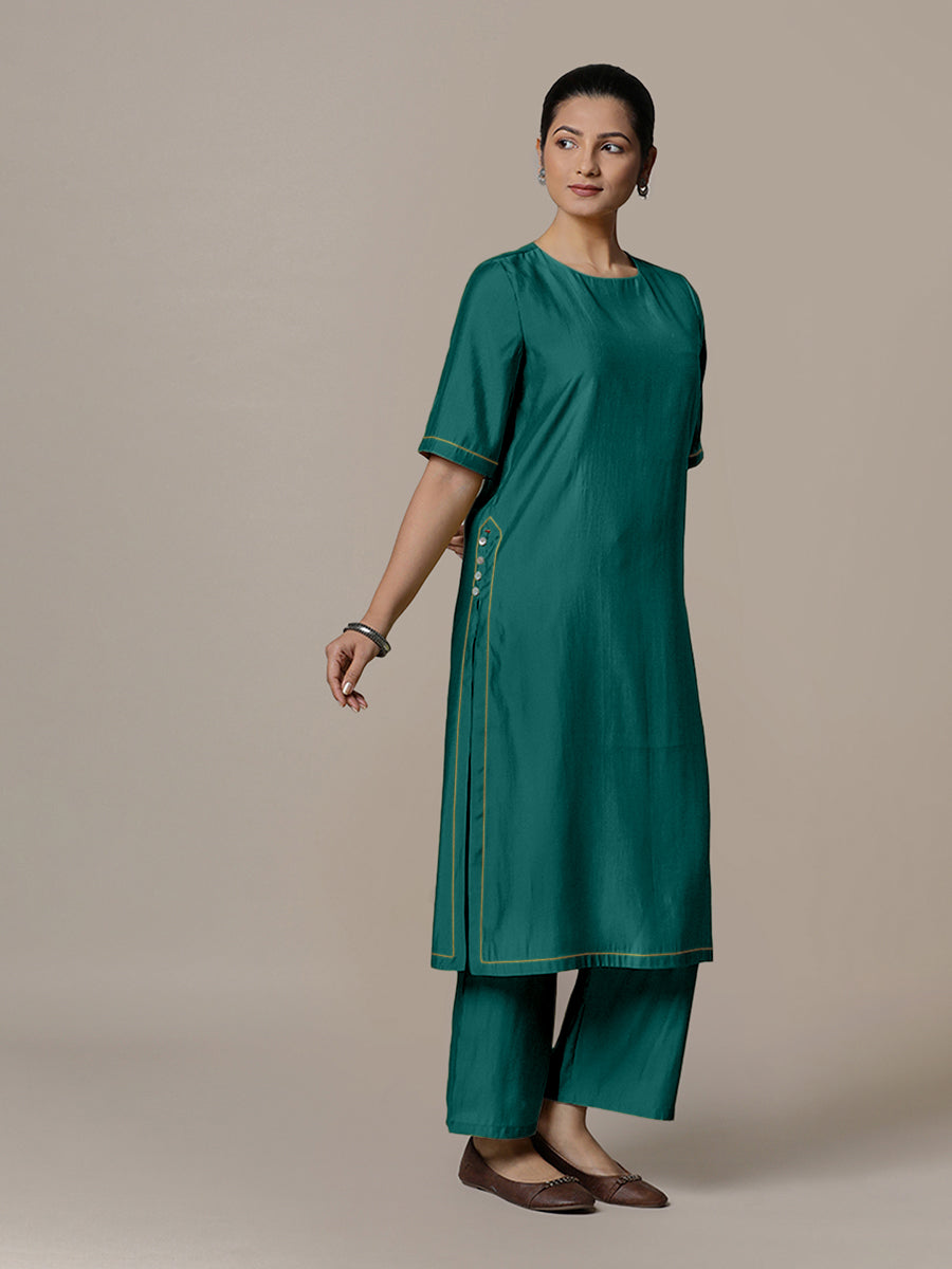 Riya x Rozaana Kurta, in Green Viscose, featuring elbow sleeves and jewel neckline, made for daily & work (view 8).