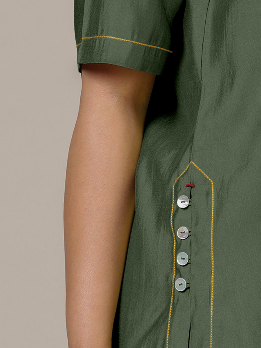 Riya x Rozaana Kurta, in Green Viscose, featuring elbow sleeves and jewel neckline, made for daily & work (view 3).