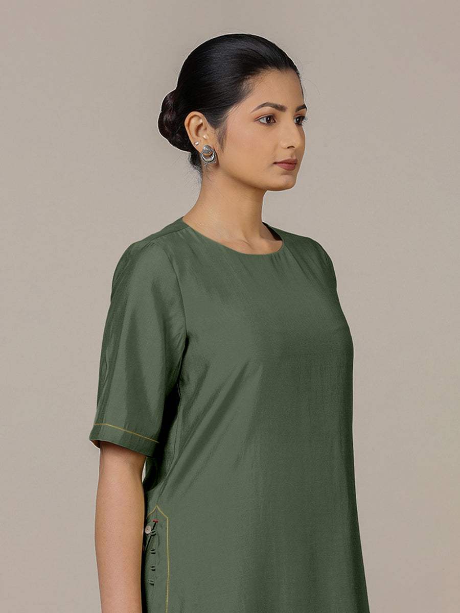 Riya x Rozaana Kurta, in Green Viscose, featuring elbow sleeves and jewel neckline, made for daily & work (view 4).
