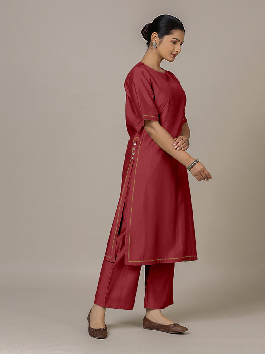 Riya x Rozaana Kurta, in Red Viscose, featuring elbow sleeves and jewel neckline, made for daily & work (view 8).
