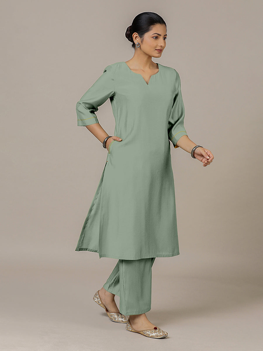 Sadaf x Rozaana Kurta, in Green Viscose, featuring three quarter sleeves and round neck with splitline (view 7).