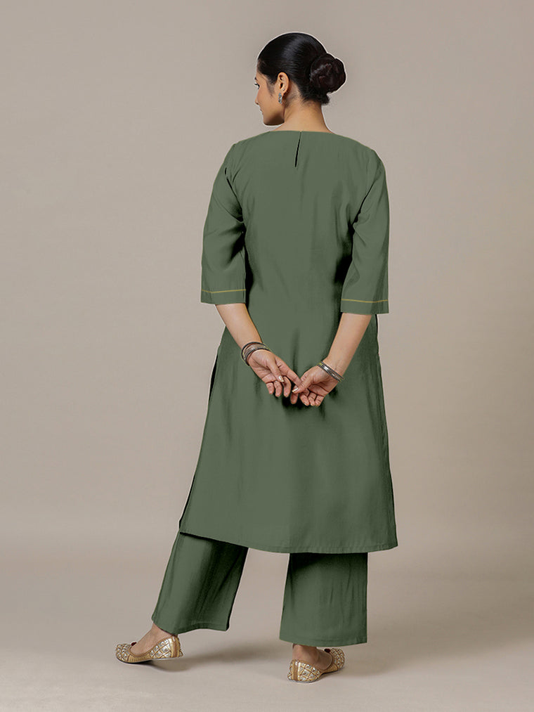 Sadaf x Rozaana Kurta, in Green Viscose, featuring three quarter sleeves and round neck with splitline (view 2).