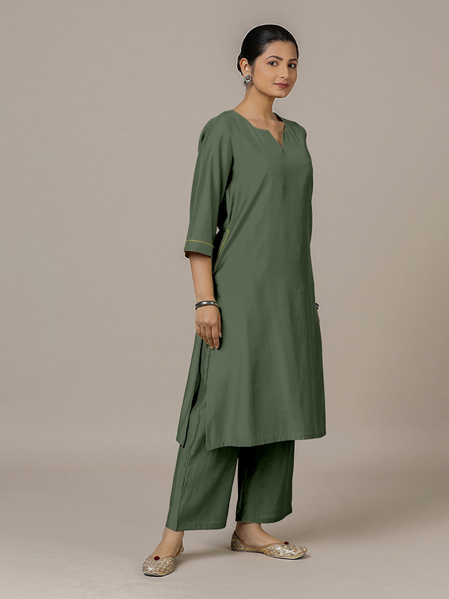 Sadaf x Rozaana Kurta, in Green Viscose, featuring three quarter sleeves and round neck with splitline (view 7).
