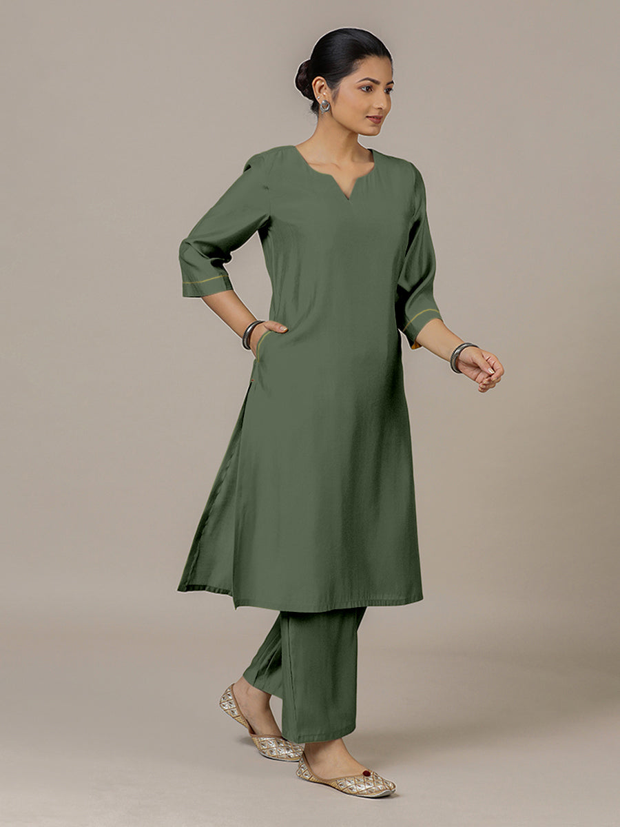 Sadaf x Rozaana Kurta, in Green Viscose, featuring three quarter sleeves and round neck with splitline (view 8).