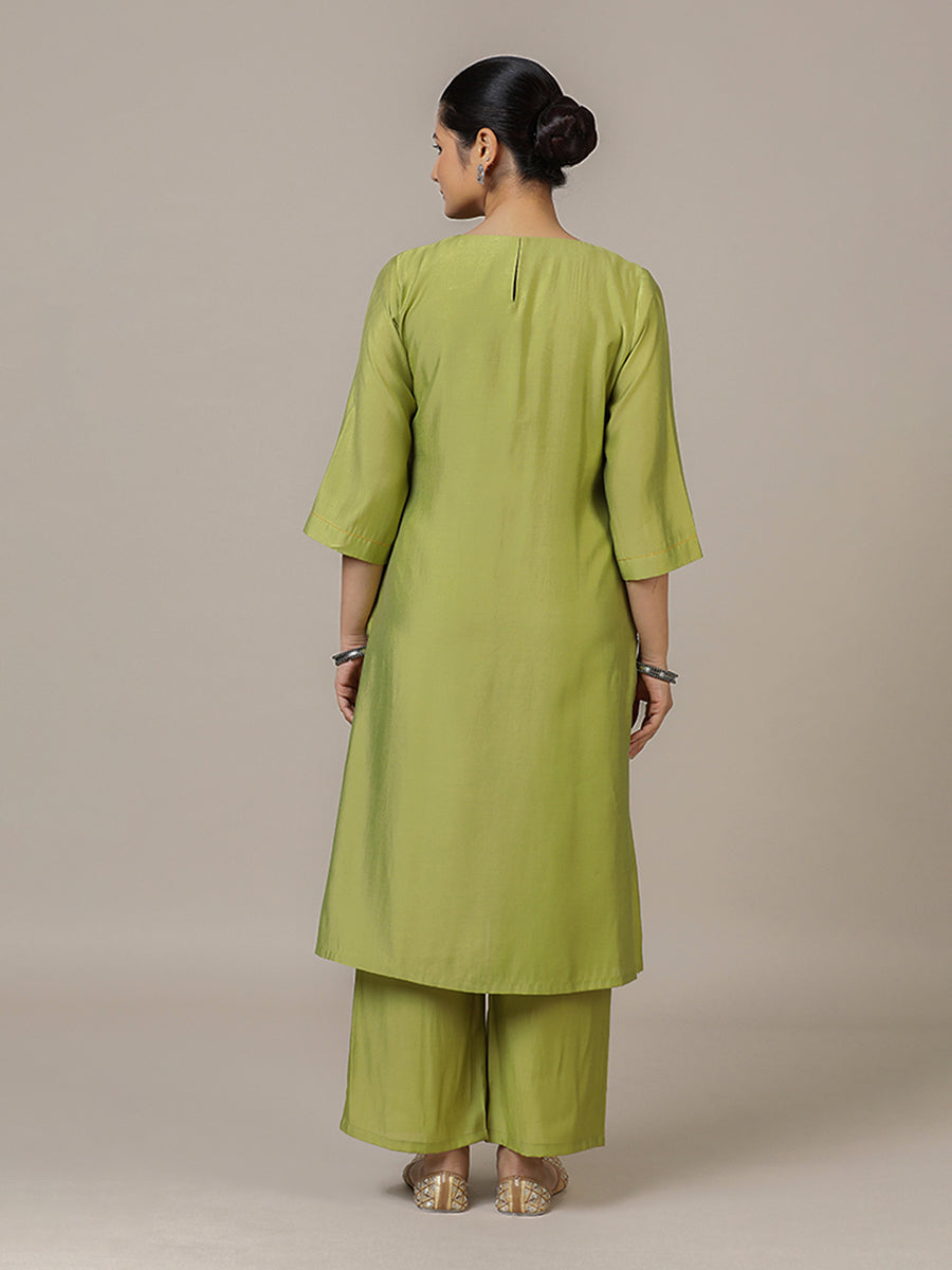 Sadaf x Rozaana Kurta, in Green Viscose, featuring three quarter sleeves and round neck with splitline (view 2).