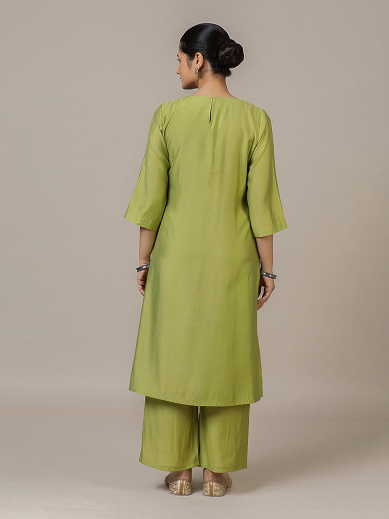 Sadaf x Rozaana Kurta, in Green Viscose, featuring three quarter sleeves and round neck with splitline (view 2).