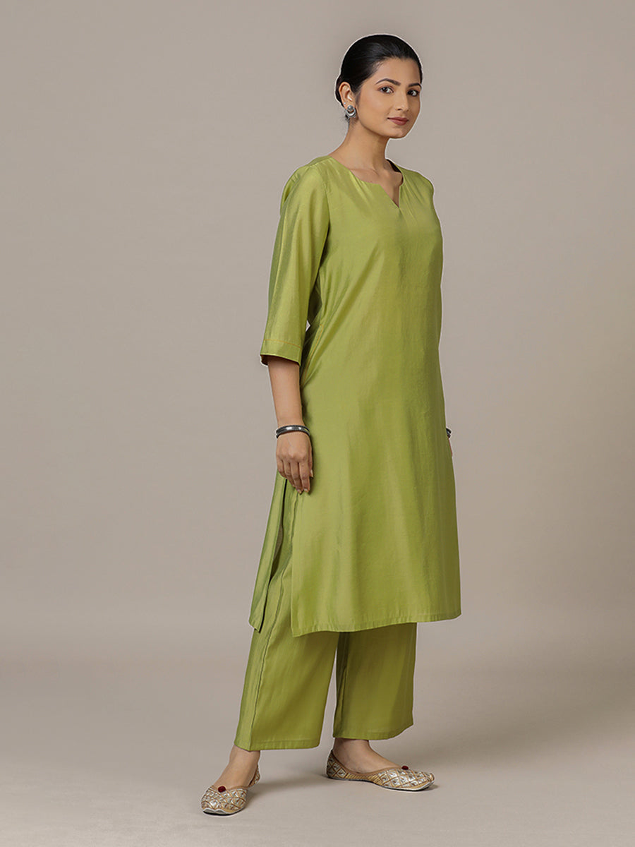 Sadaf x Rozaana Kurta, in Green Viscose, featuring three quarter sleeves and round neck with splitline (view 7).